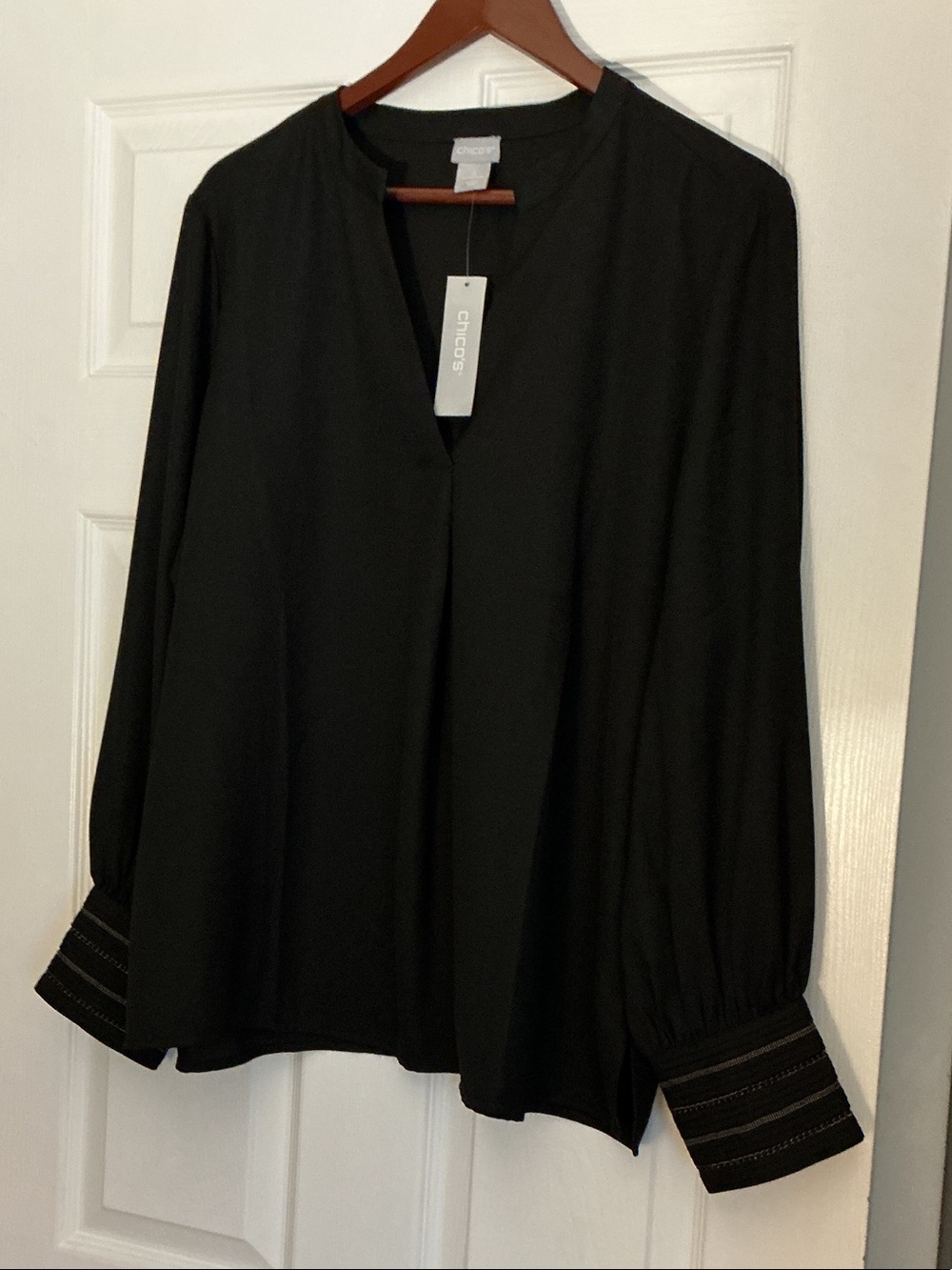 Chico's Black V-Neck Long-Sleeve Blouse with Detailed Cuffs with real chains NWT